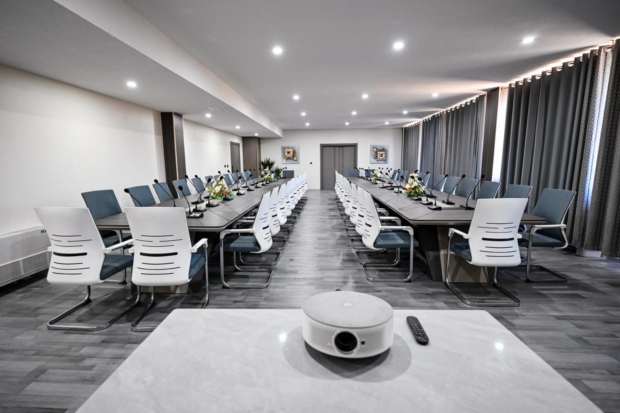 Grey Star Hotel Negotino  Bagian luar foto