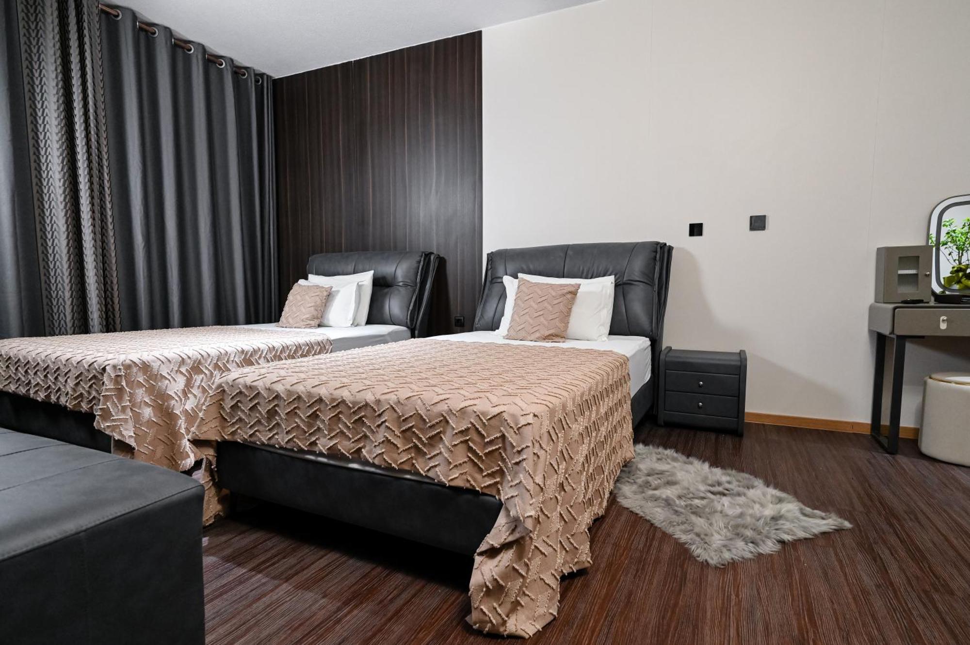 Grey Star Hotel Negotino  Bagian luar foto